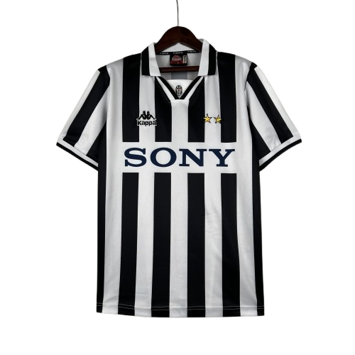 Retro Juventus Home Kit 96/97